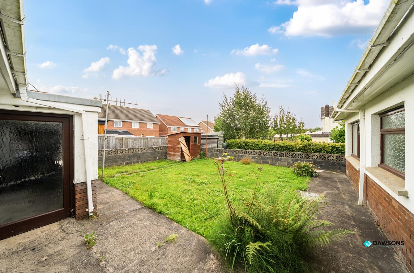 Y Llwyn, Llanelli, SA15 1JT